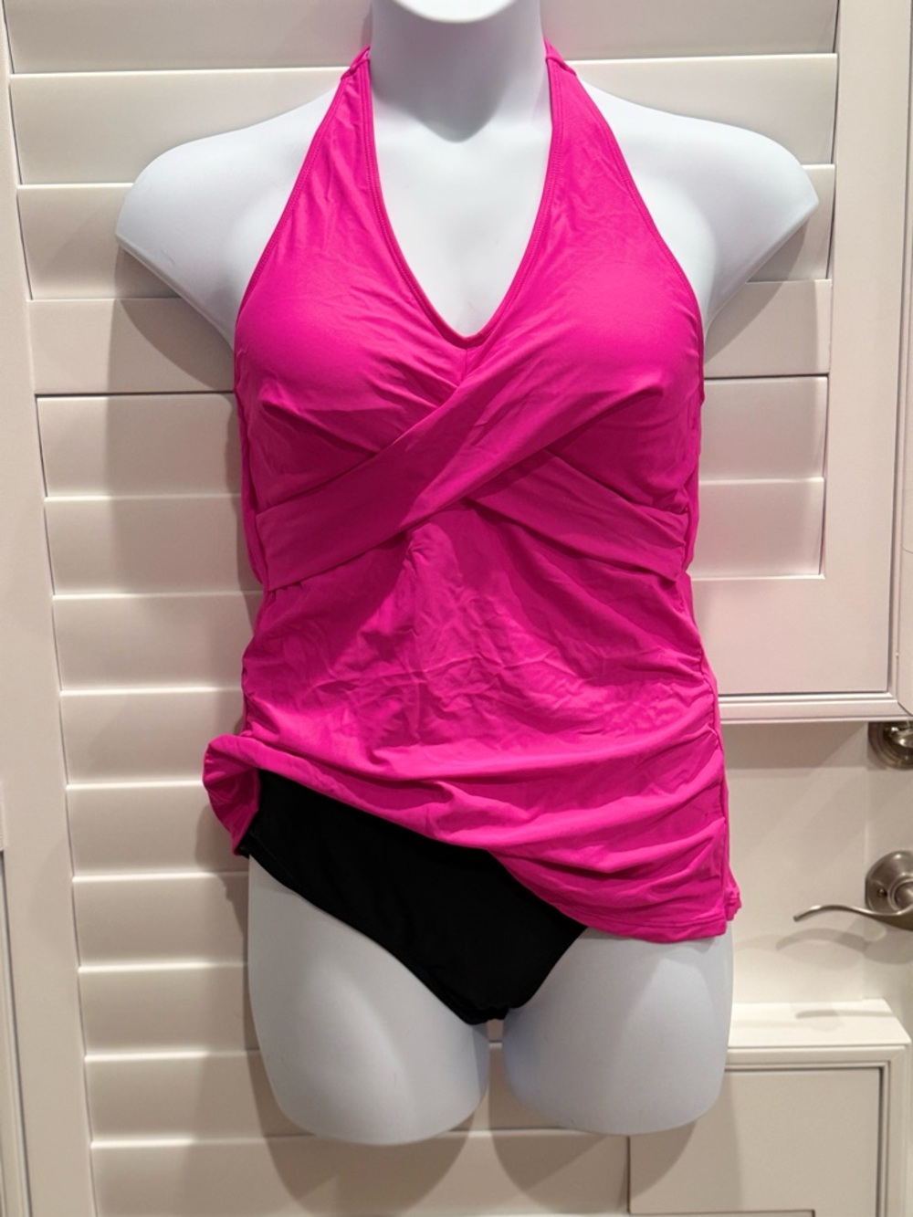 Yonique Bright Fuchsia Halter Tankini Top with Black Bottom NWOT Size XL